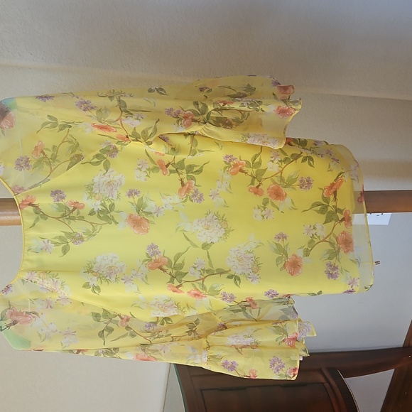 Ralph Lauren, Yellow Floral Wrap Top,   Medium - Picture 4 of 5